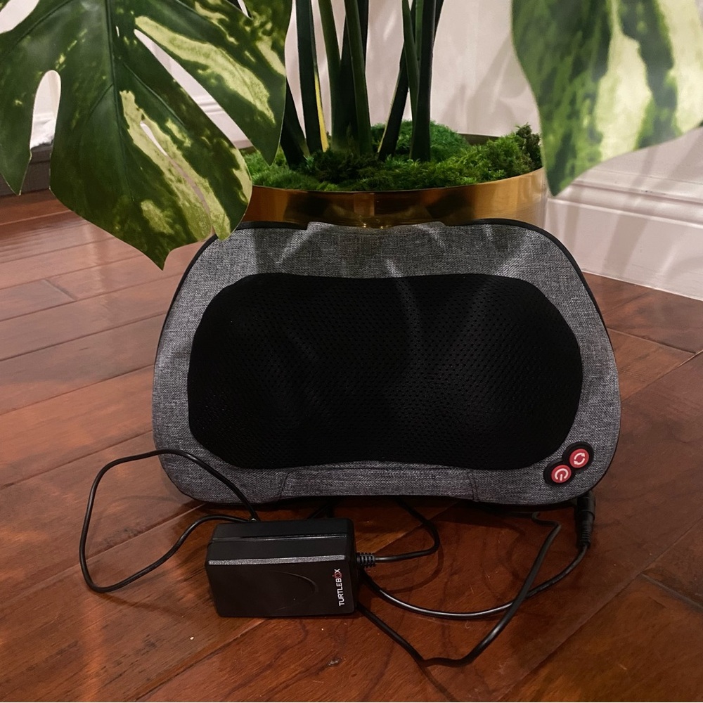 VIKTOR JURGEN Neck & Back Massager with Heat